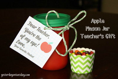 Apple mason jar teachers gift