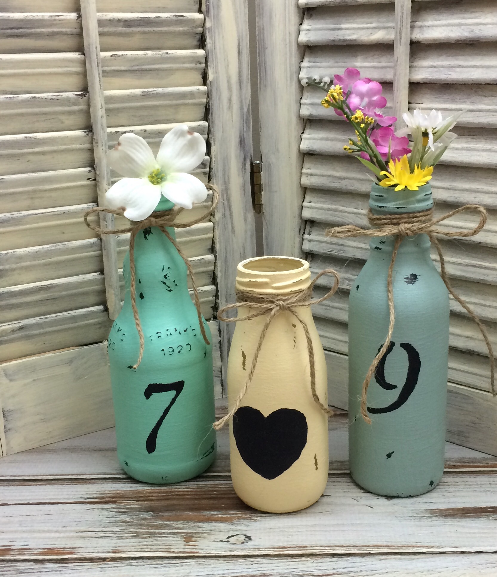 How to make homemade chalk paint from one household ingredient