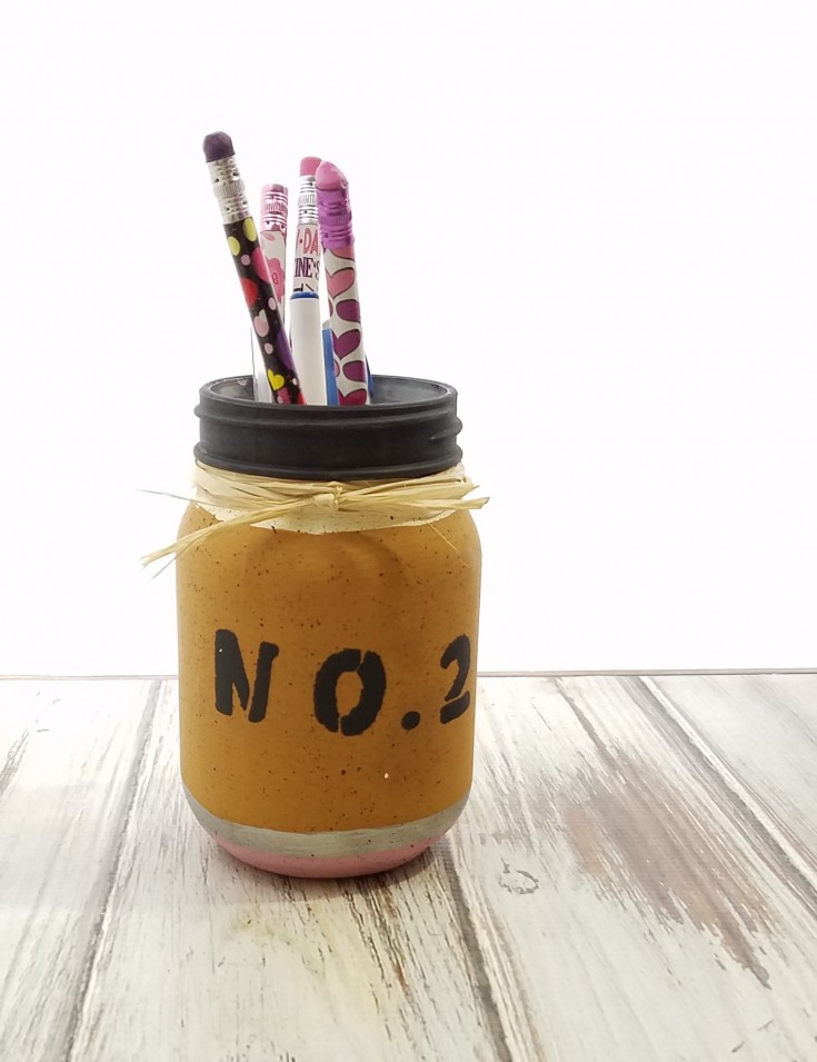 How to Paint a Glass Jar That Looks Like a Pencil