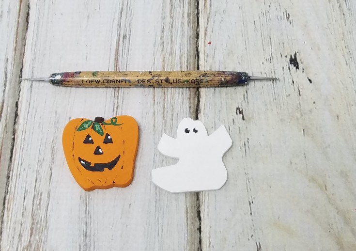 Repurposed Halloween Decor - mini ghost and pumpkin frames