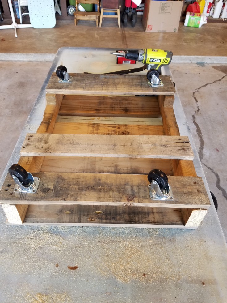 How to make a rolling smoker cart out of wooden pallets