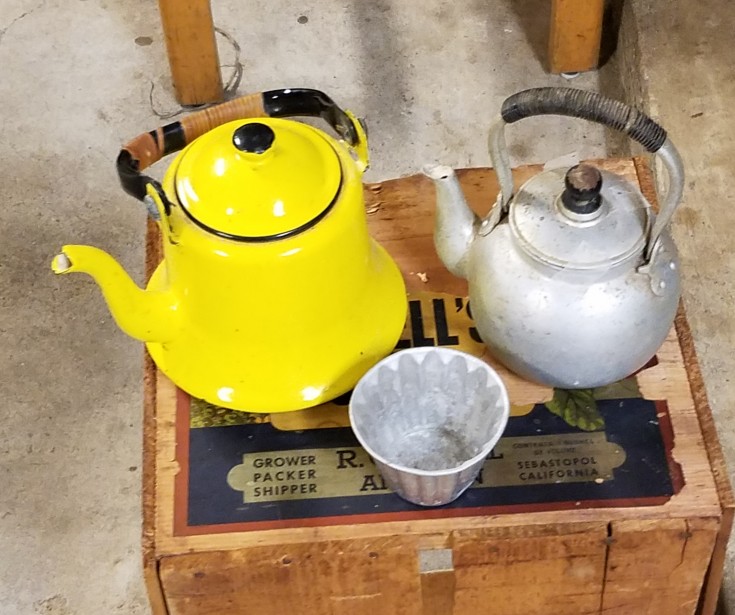 Wimberley Trip, and Junkin at Antique Alley | antique teapot and jello mold