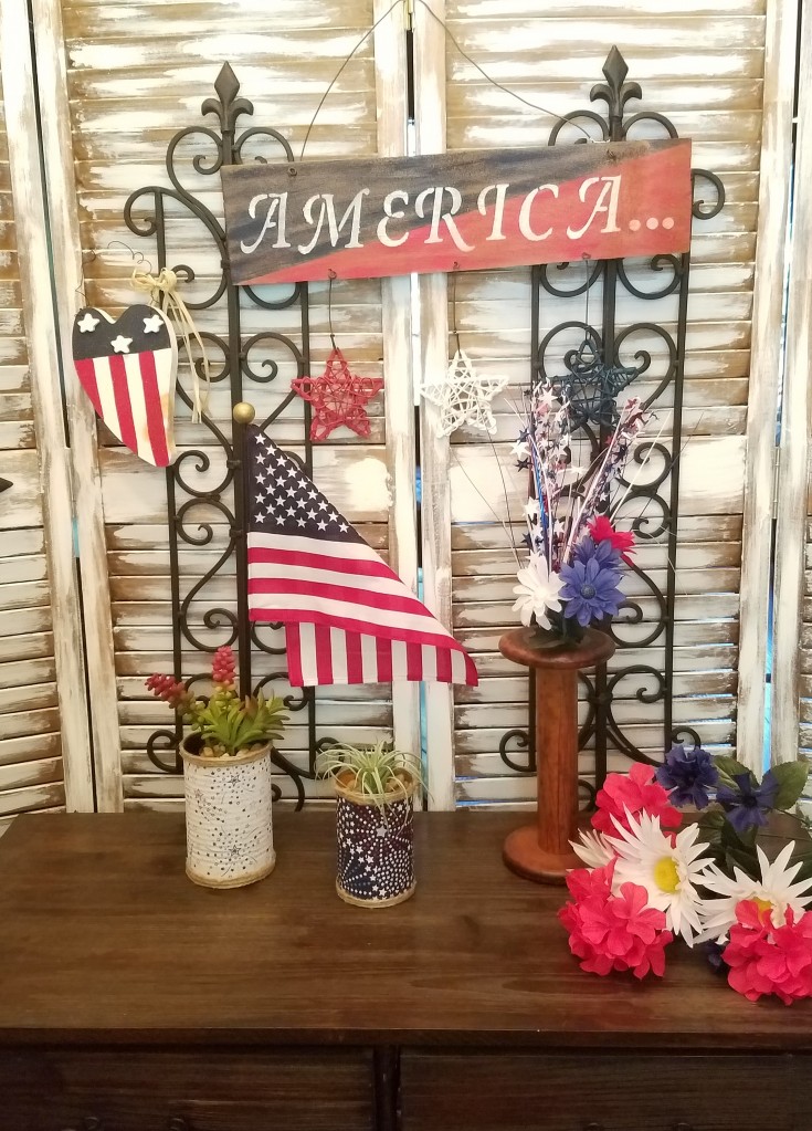 Diy Patriotic Succulent Tin Can Planters | How to repurpose a can into a patriotic planter #Repurpose #upcycled #TinCan #holidaydecor #PatrioticDecor MixedKreations.com