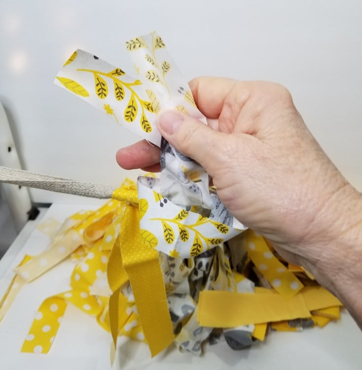 diy shabby yellow garland | how to make shabby garland #Shabby #Garland #HomeDocor #diy MixedKreations.com