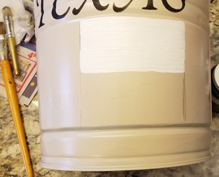 Galvanized Bucket Makeover to Texas Flag Planter #Galvanized #Bucket #Planter #Upcycled #diy MixedKreations.com