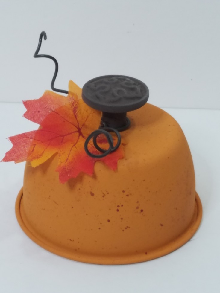 Thrift Store Upcycled Mini Pumpkin - Fall Decor | How to upcycle a tin into a mini fall pumpkin | Repurposed fall decor #Repurposed #upcycled #fallcraft #holiday #pumpkin #ThriftStoreMakeover MixedKreations.com