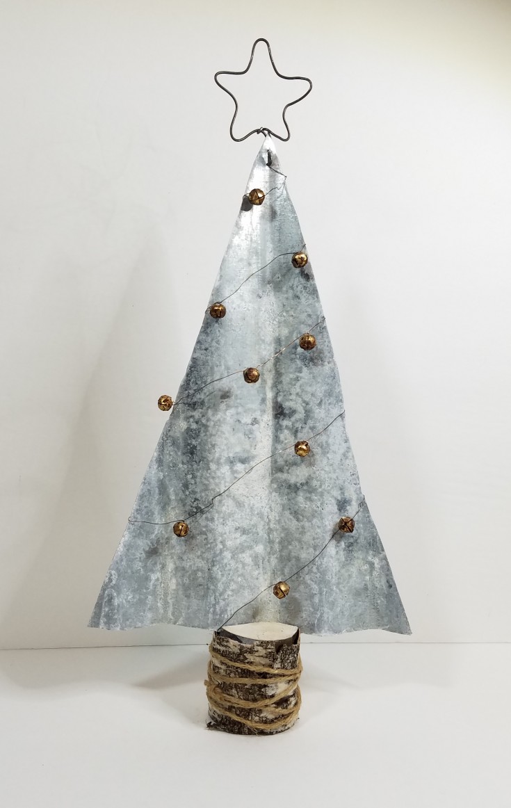 How to make a rustic Christmas tree out of galvanized metal, Diy Rustic Galvanized Metal Christmas Tree Decor, holiday decor #RusticChristmasTree #DiyHolidayDecor #GalvanizedMetalChristmasTree MixedKreations.com