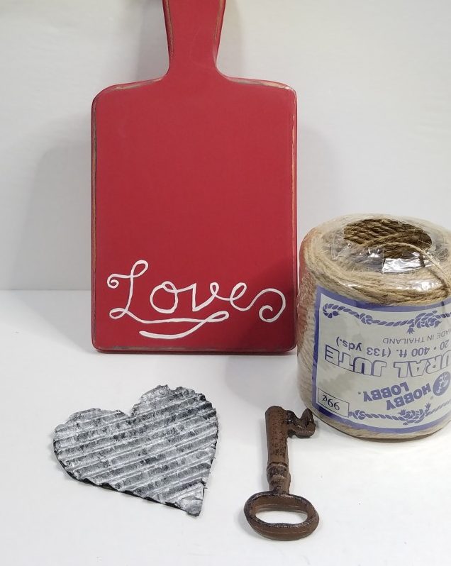 https://mixedkreations.com/wp-content/uploads/2019/01/Repurposed-Cutting-Board-D%C3%A9cor-%E2%80%93-Valentine%E2%80%99s-Day-4-e1548192924104.jpg