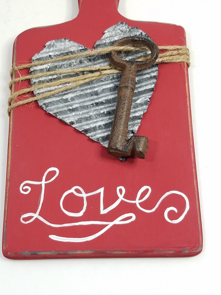 Repurposed Cutting Board Décor , Valentine’s Day decor, diy upcycled cutting board project