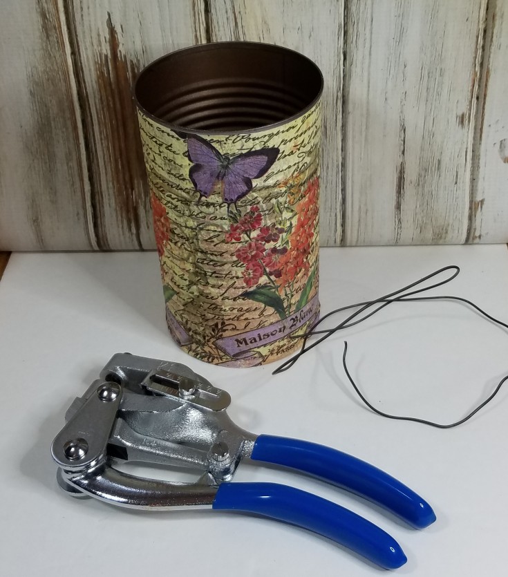 Decoupaged tin can diy