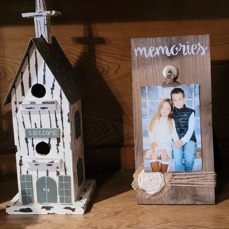 How to make a Rustic photo display