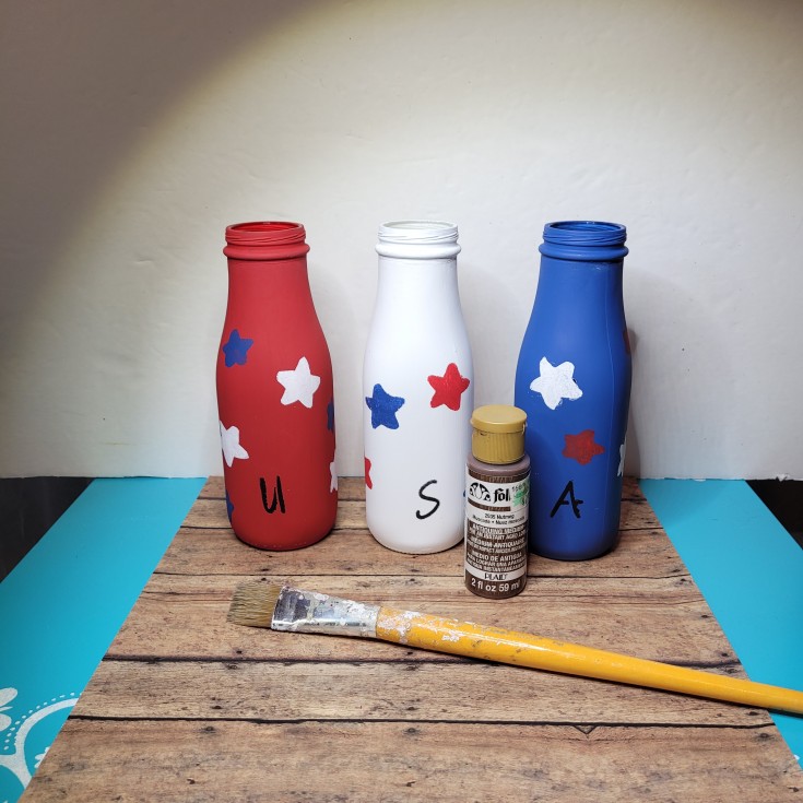 How to upcycle starbucks bottles into Patriotic decor