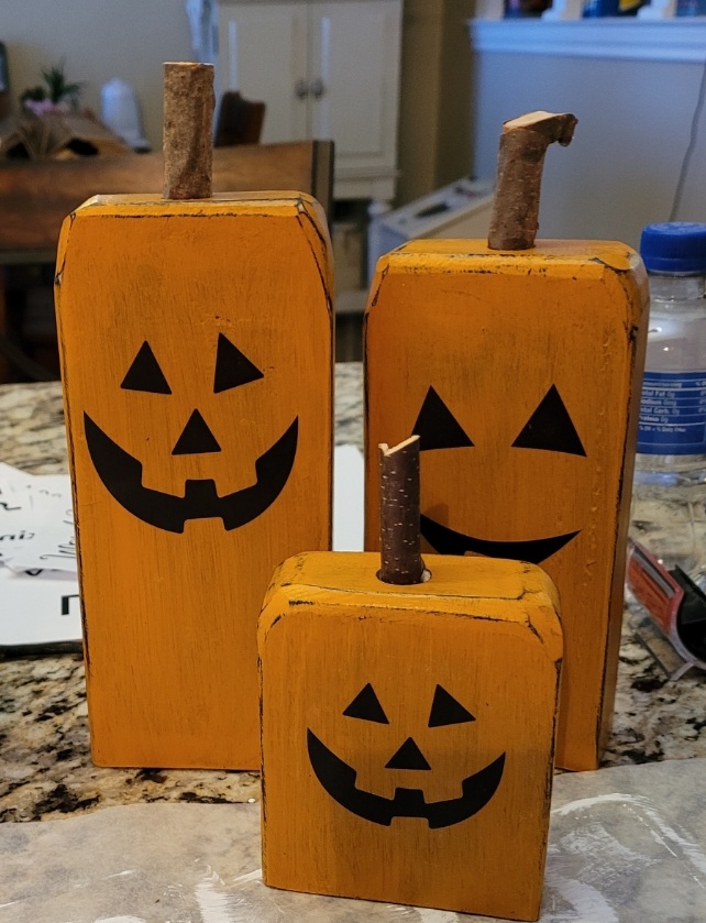 Reversible Halloween and fall decor