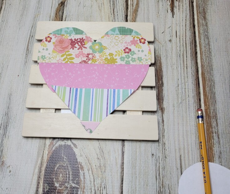 How to decoupaged valentine sign