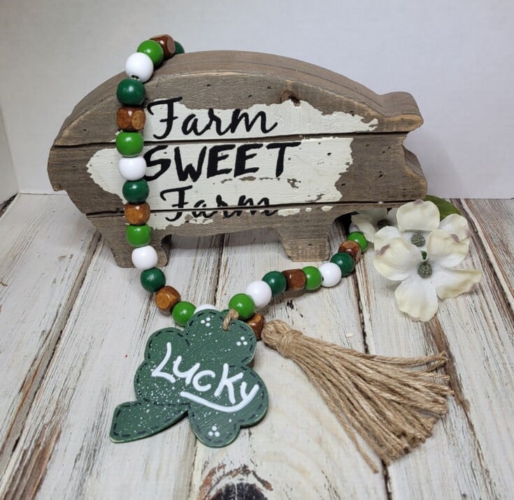 Diy st Patricks lucky beaded garland