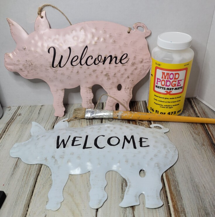 Welcome metal pig signs
